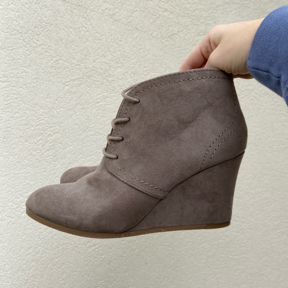 LACE-UP MAUVE SUEDE BOOTIES